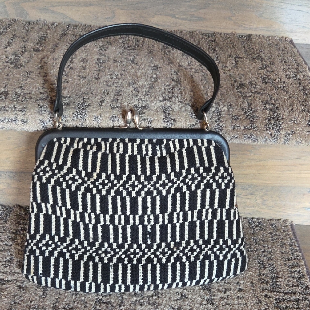 Black & Cream Patterned Handbag - Women's Classic Frame Bag